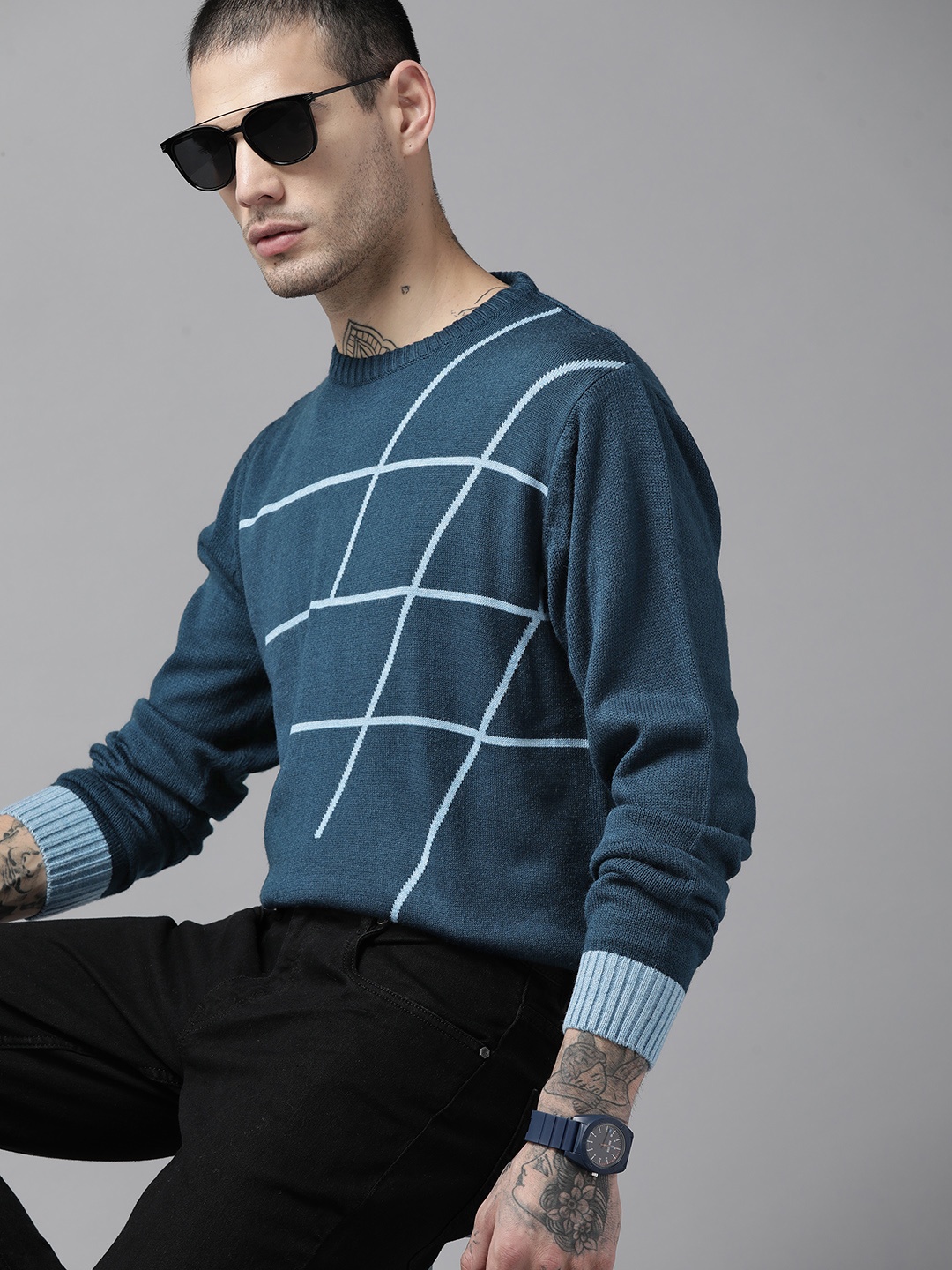 

The Roadster Lifestyle Co. Men Blue Striped Pullover