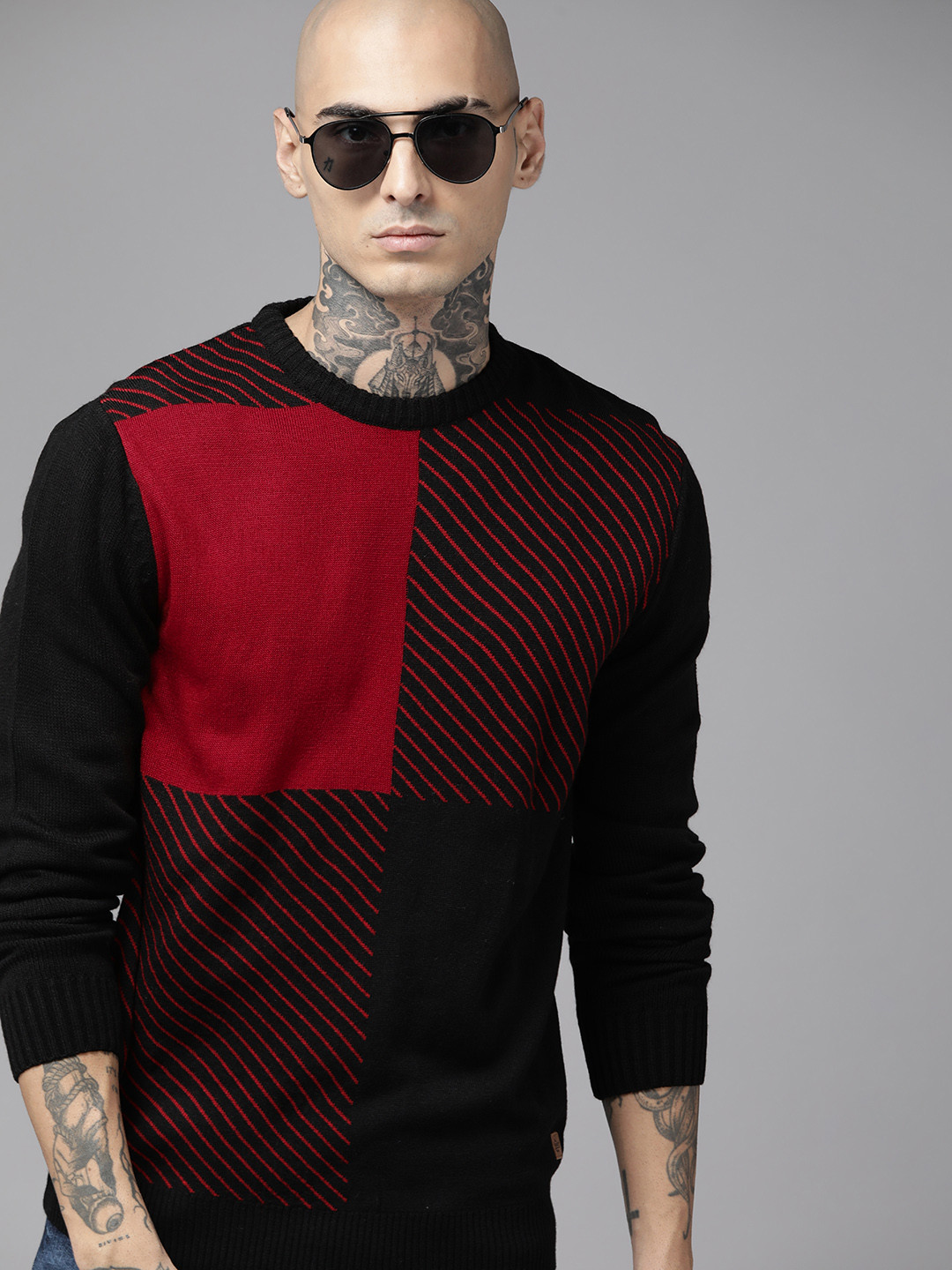 

The Roadster Lifestyle Co. Men Black & Maroon Colourblocked Pullover