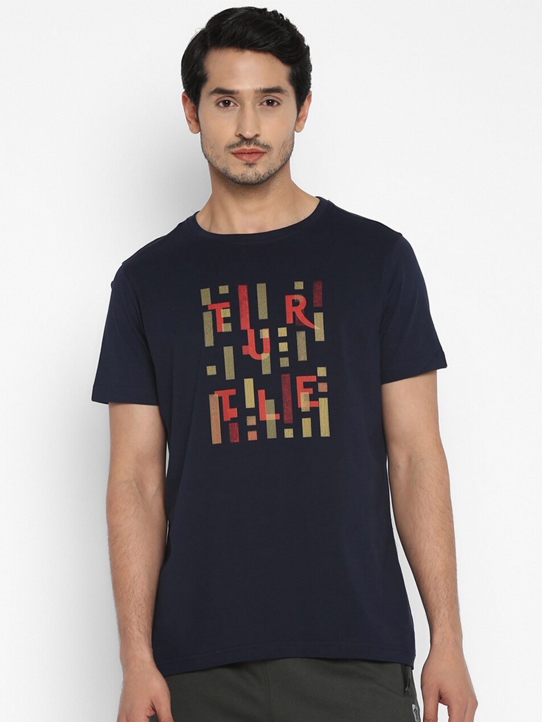 

Turtle Men Navy Blue Typography Printed Pure Cotton Applique Slim Fit T-shirt