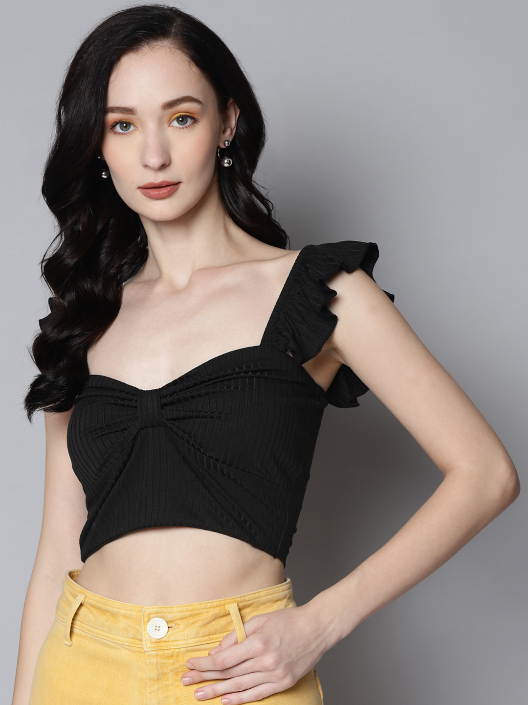 

SASSAFRAS Black Sweetheart Neck Crop Top