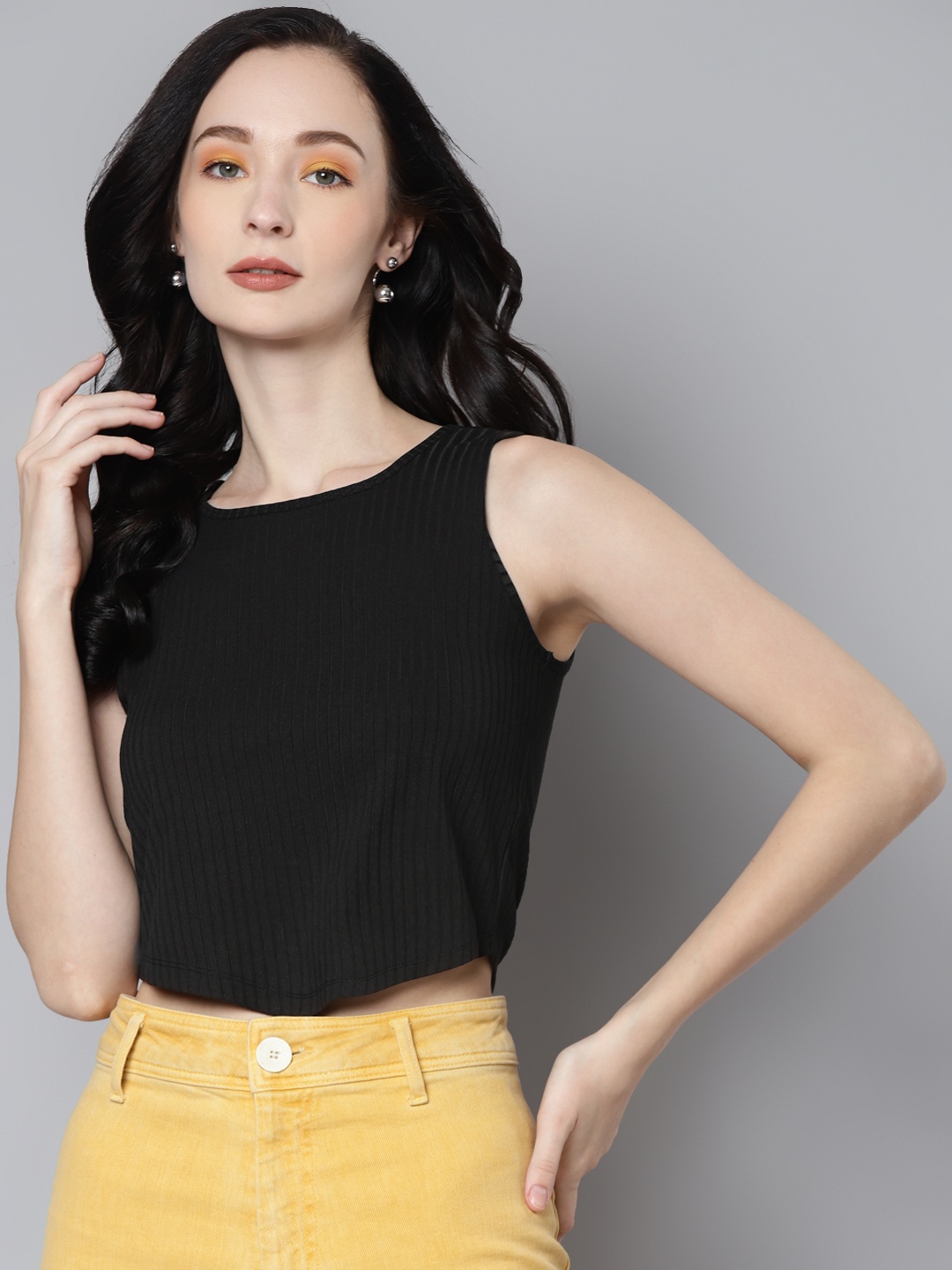 

SASSAFRAS Black Solid Crop Top
