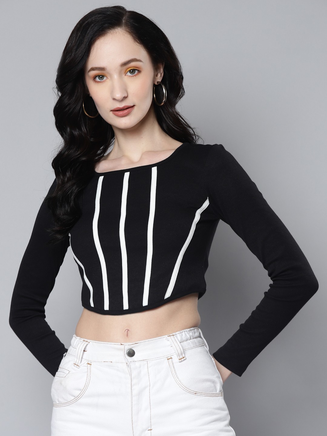 

SASSAFRAS Black & White Striped Crop Top