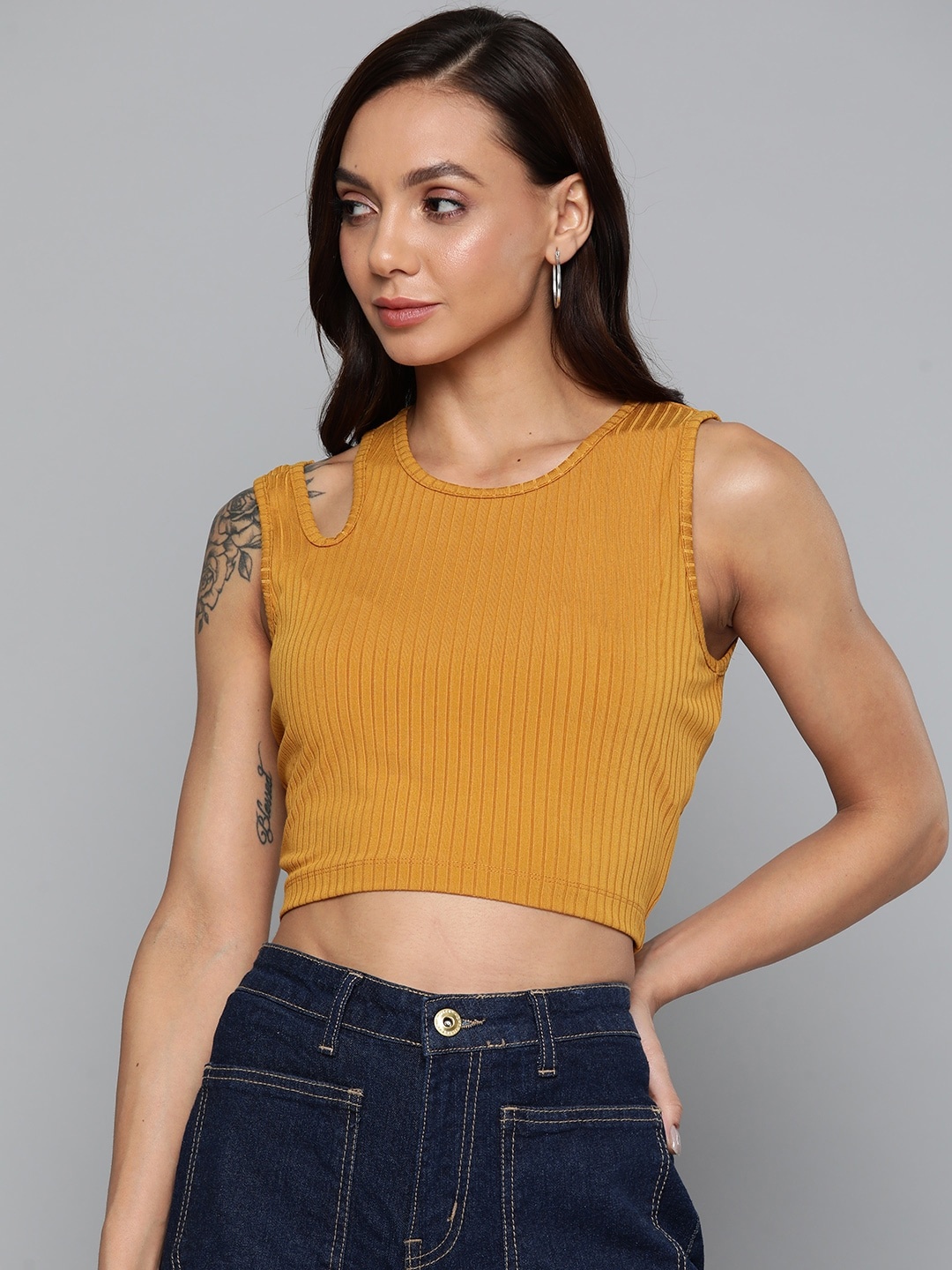 

SASSAFRAS Mustard Yellow Rib Shoulder Cut Out Crop Top