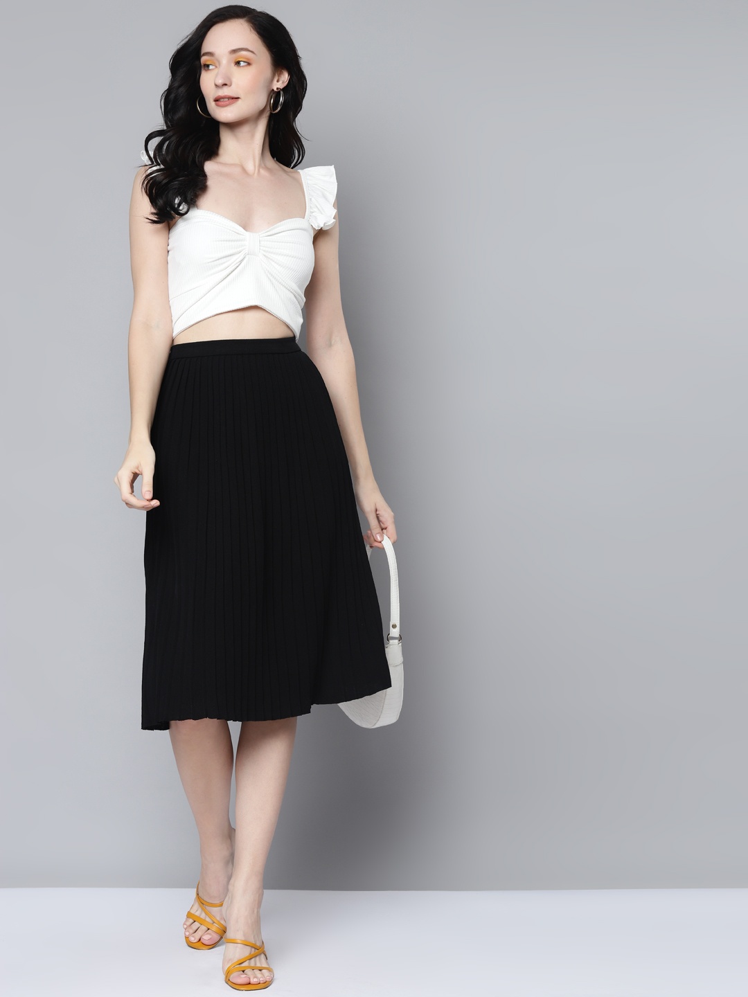 

SASSAFRAS White Sweetheart Neck Crop Top