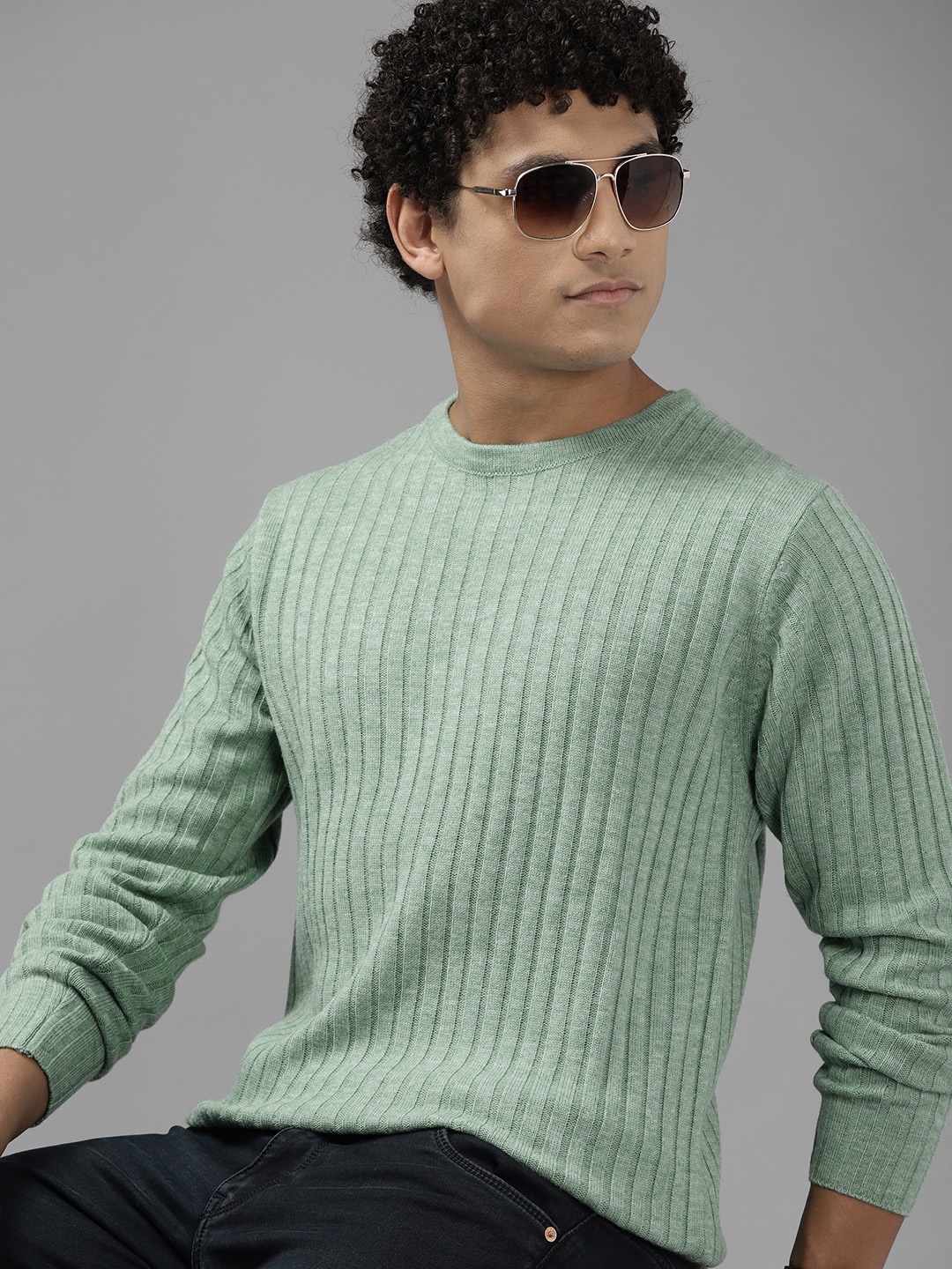 

Roadster Men Green Self Striped Acrylic Pullover