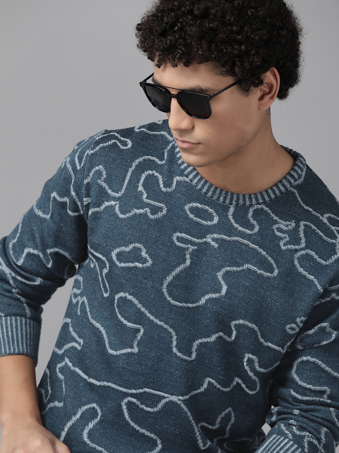 

The Roadster Lifestyle Co. Men Blue Acrylic Self-Design Pullover
