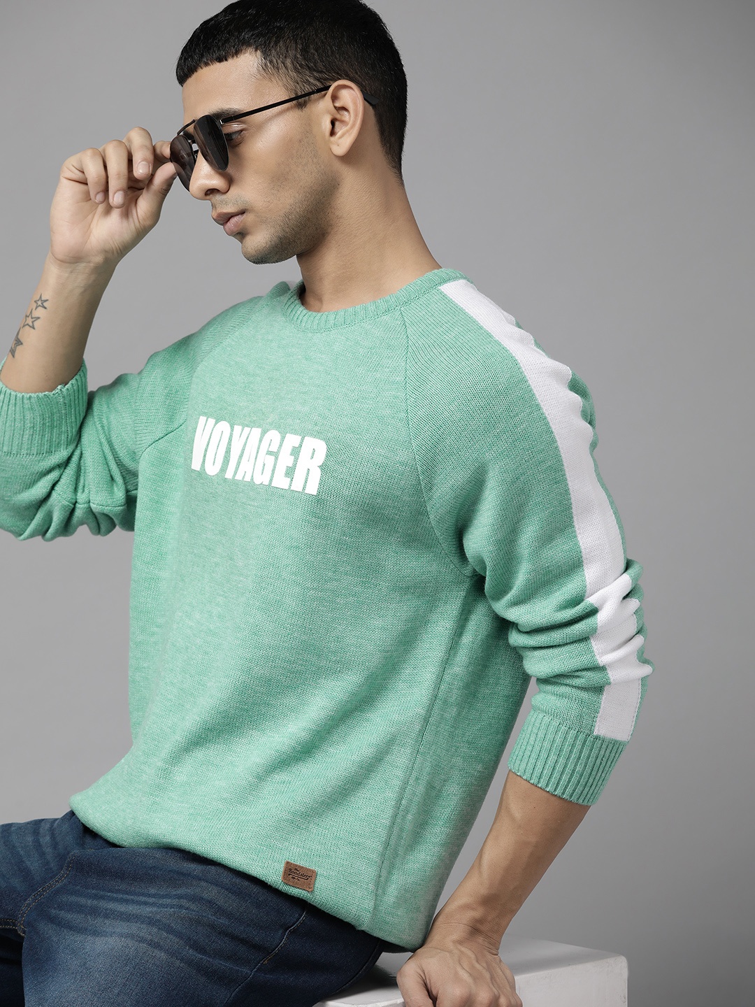 

The Roadster Lifestyle Co. Men Green Typography Printed Acrylic Raglan Sleeves Pullover