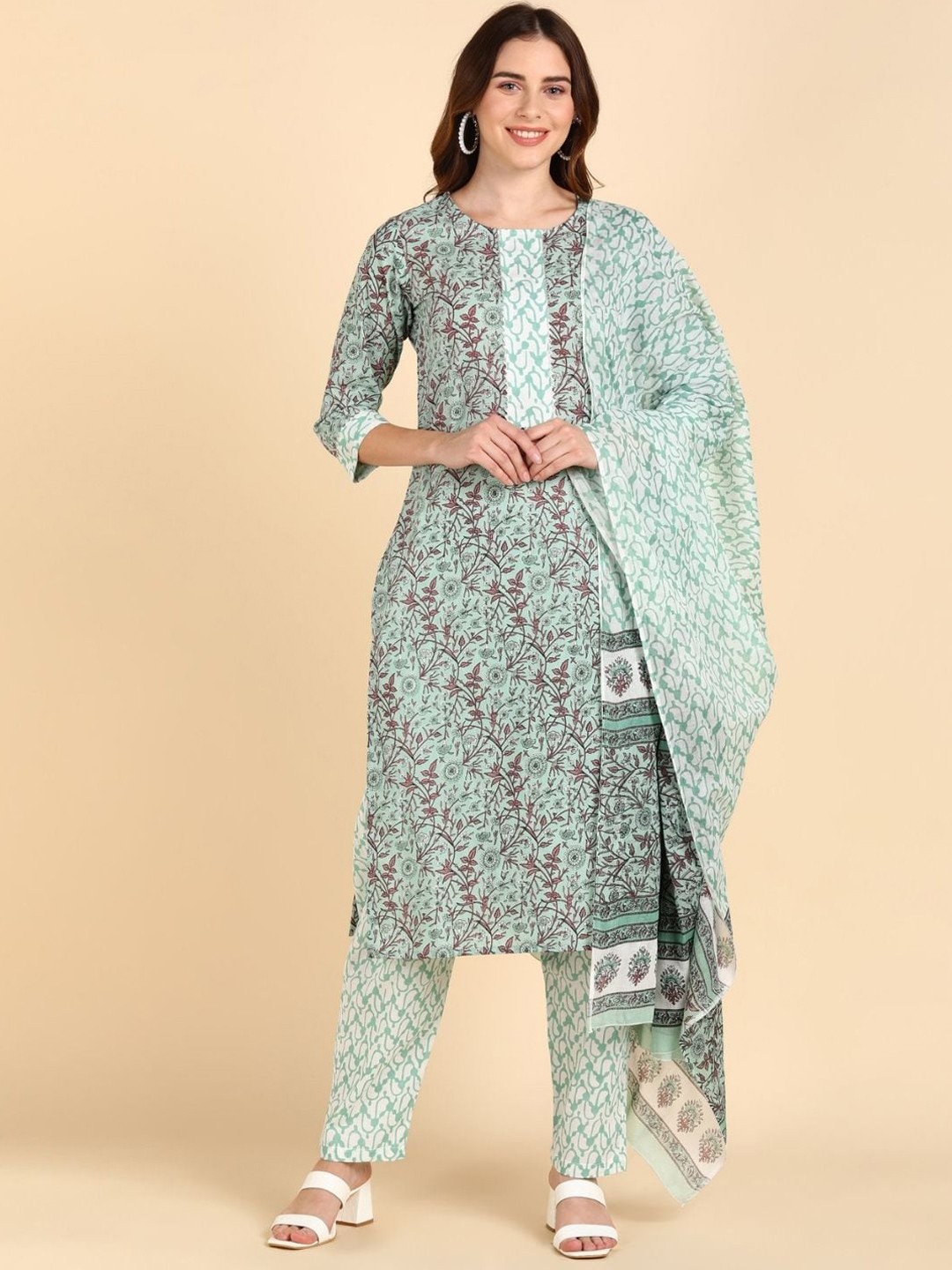 

VEDANA Women Green Panelled Pure Cotton Kurti with Trousers & With Dupatta