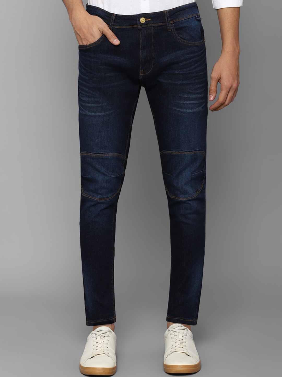 

Allen Solly Men Navy Blue Light Fade Jeans