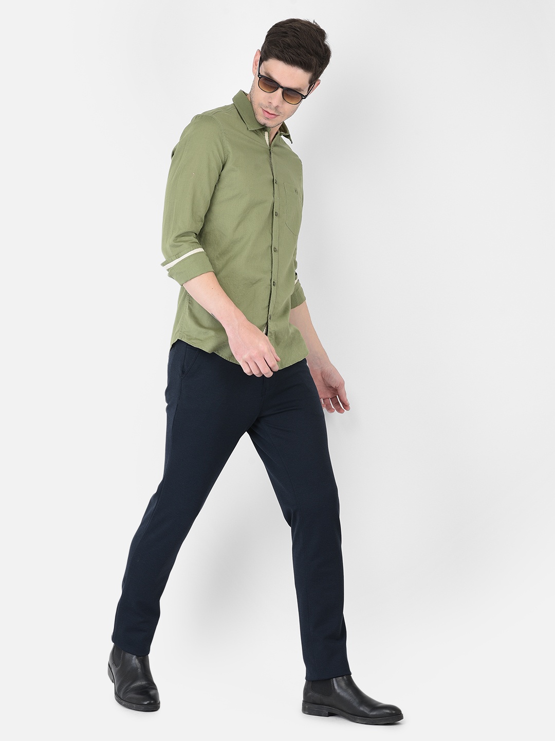 

Crimsoune Club Men Olive Green Slim Fit Casual Shirt