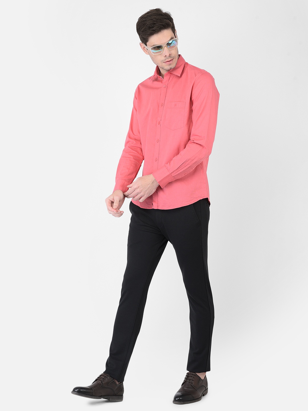 

Crimsoune Club Men Pink Slim Fit Casual Shirt