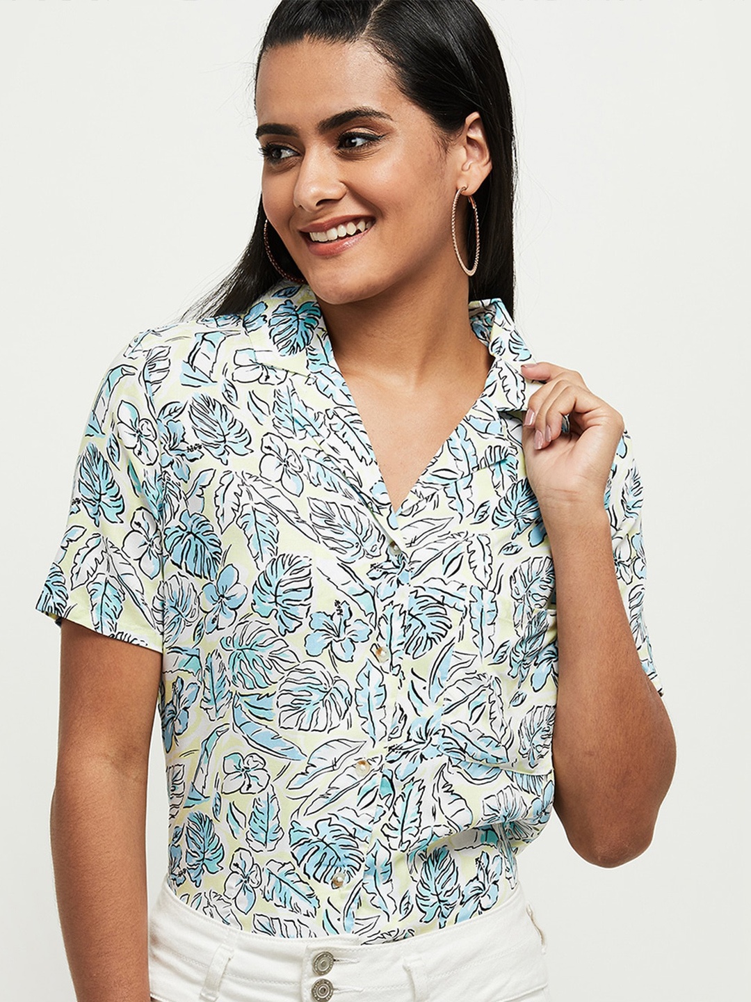 

max Women Green Floral Printed Casual Shirt