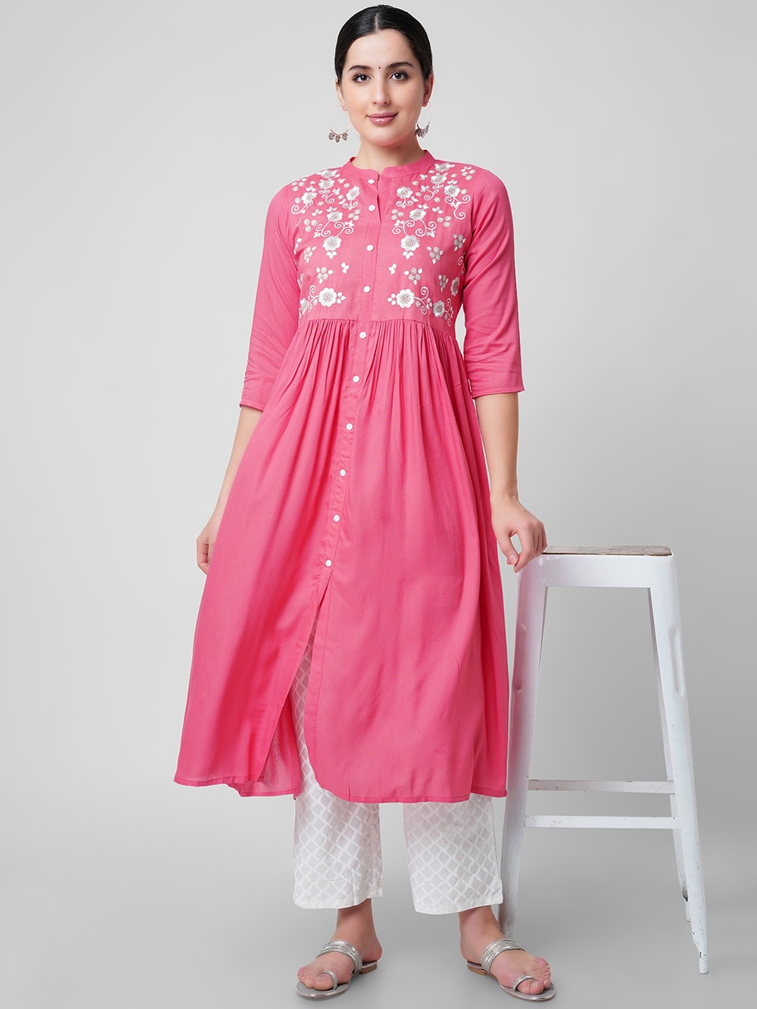 

KALINI Women Peach-Coloured Floral Embroidered Handloom Kurta
