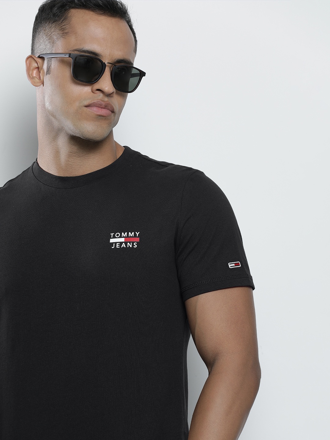 

Tommy Hilfiger Men Black Solid Organic Cotton T-shirt