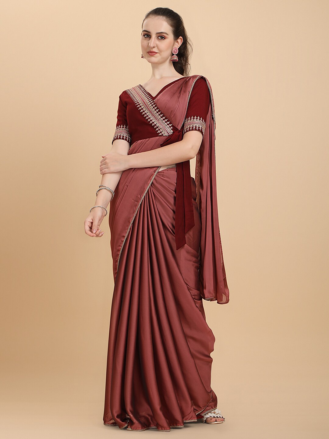 

Sangria Metallic Pink Embroidered Silk Blend Saree