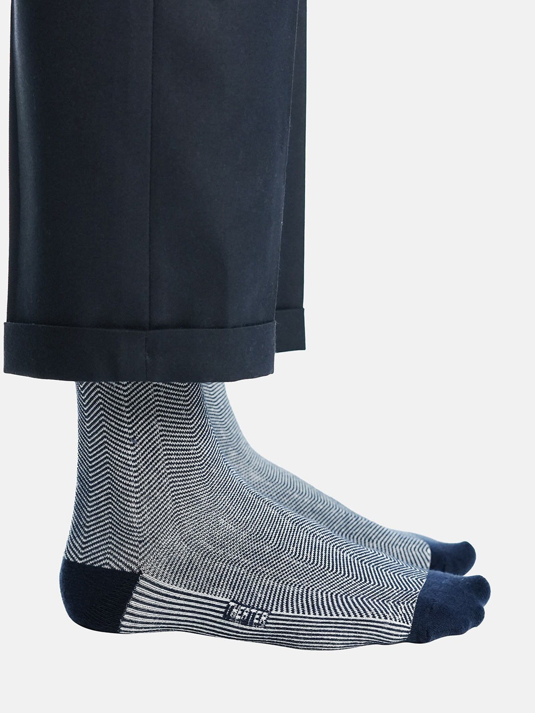 

Theater Men Navy Blue & White Herringbone Socks