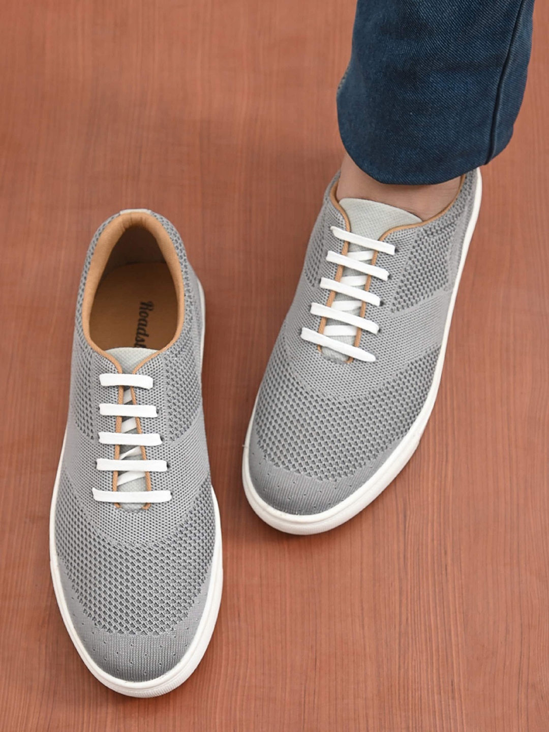 

Roadster Men Grey Woven Design Sneakers