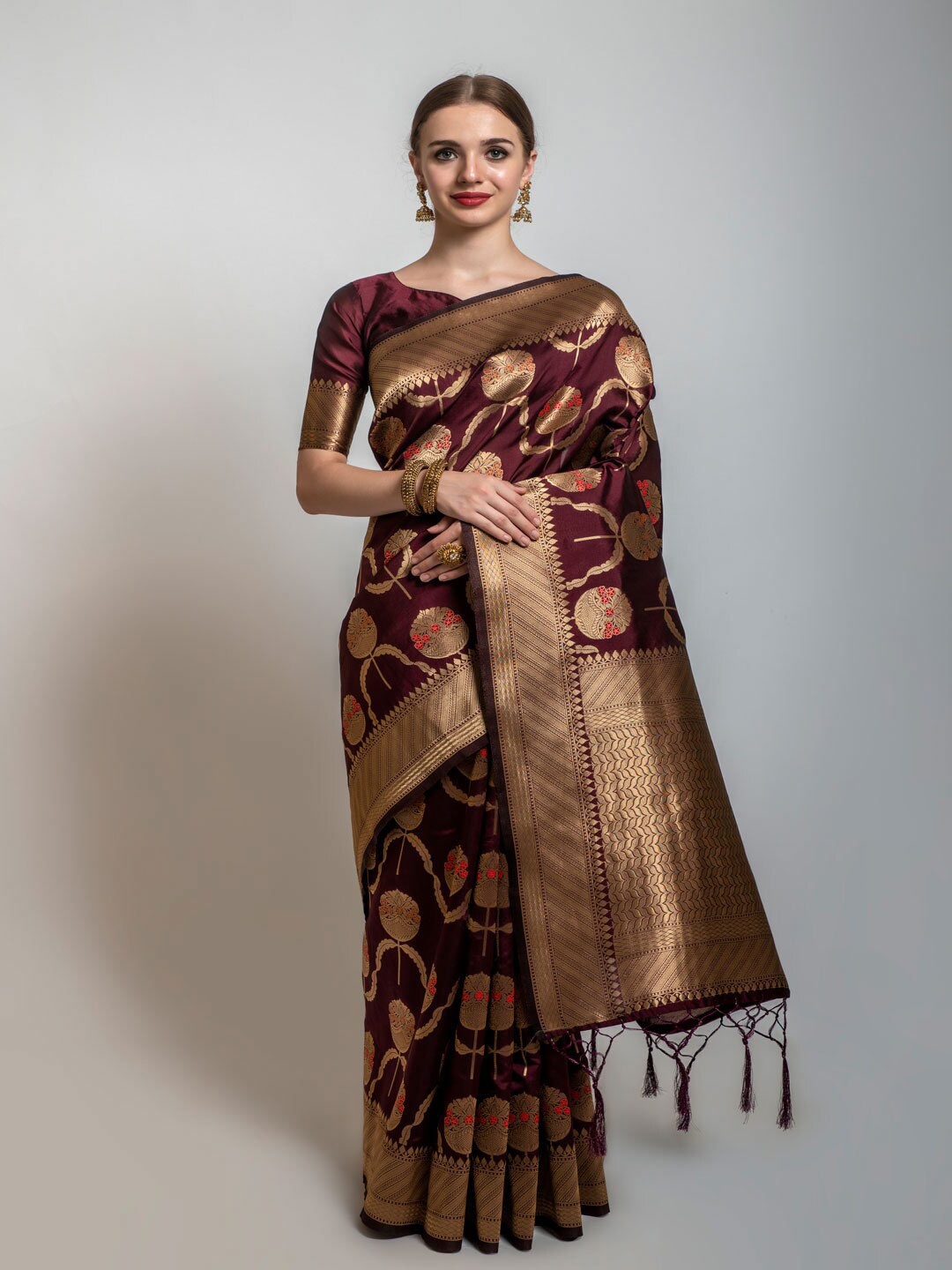 

Lilots Violet & Golden Floral Zari Silk Blend Kota Saree