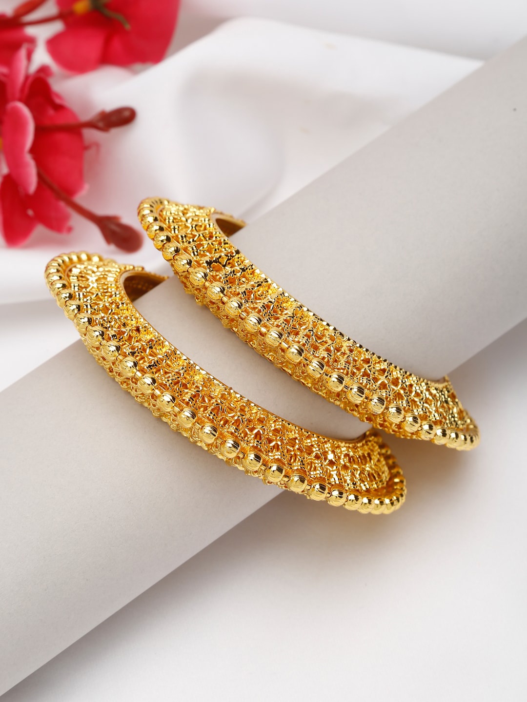 

Shining Diva Set Of 2 Gold-Plated Bangles