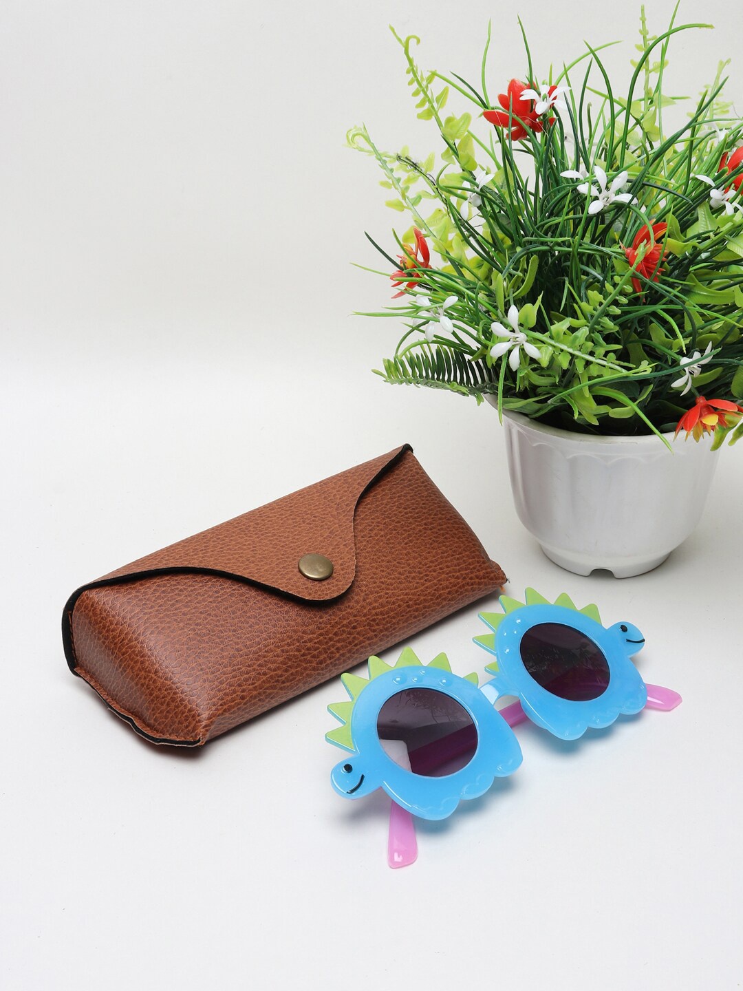 

FROGGY Kids Black Lens & Blue Sunglasses with UV Protected Lens FG-3020-04