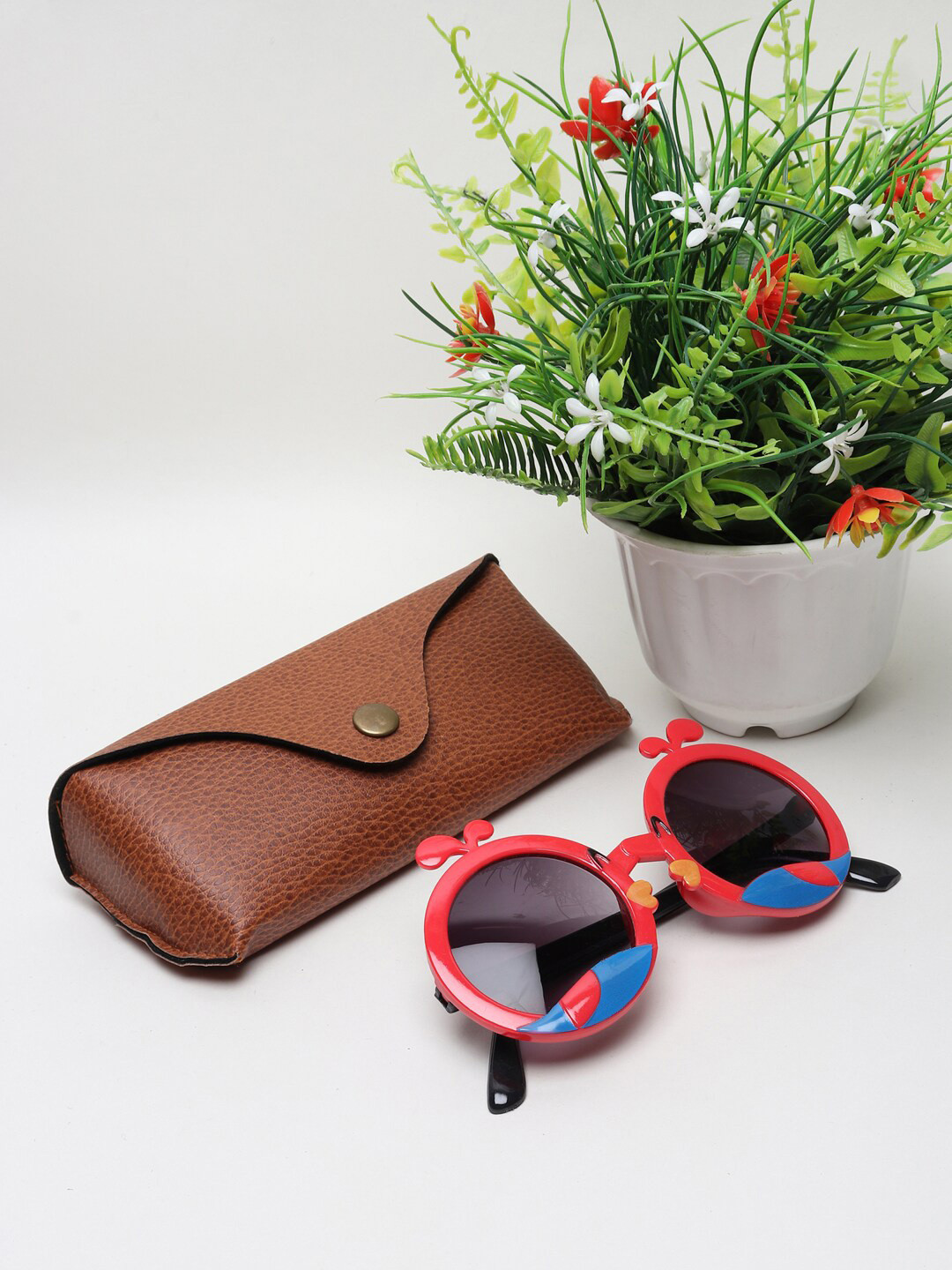 

FROGGY Kids Grey Lens & Red Round Sunglasses with UV Protected Lens FG-3018-05
