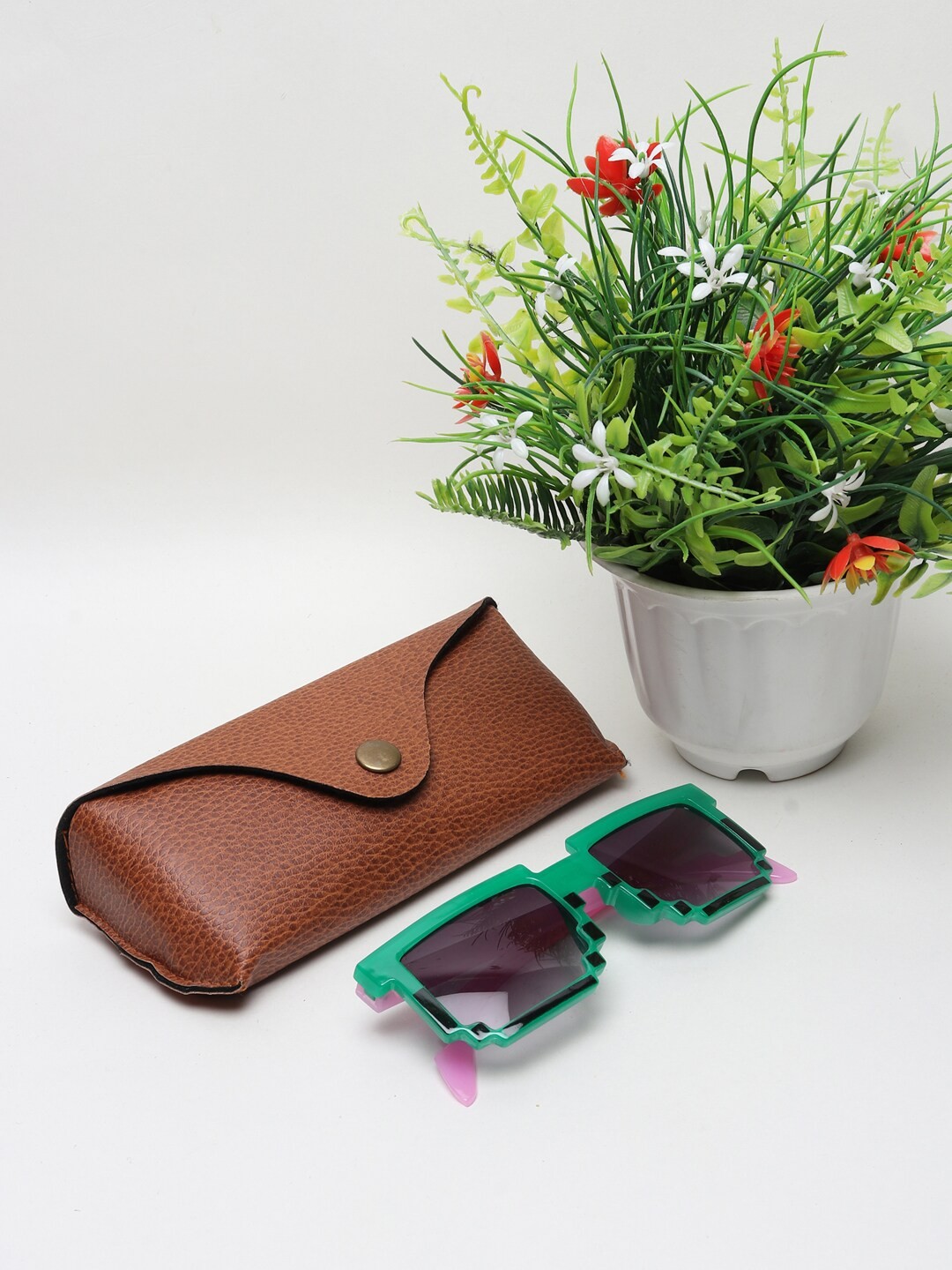 

FROGGY Kids Grey Lens & Green Square Sunglasses with UV Protected Lens
