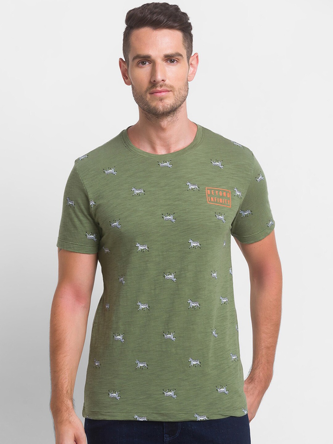 

Globus Men Green Printed V-Neck Extended Sleeves Slim Fit T-shirt