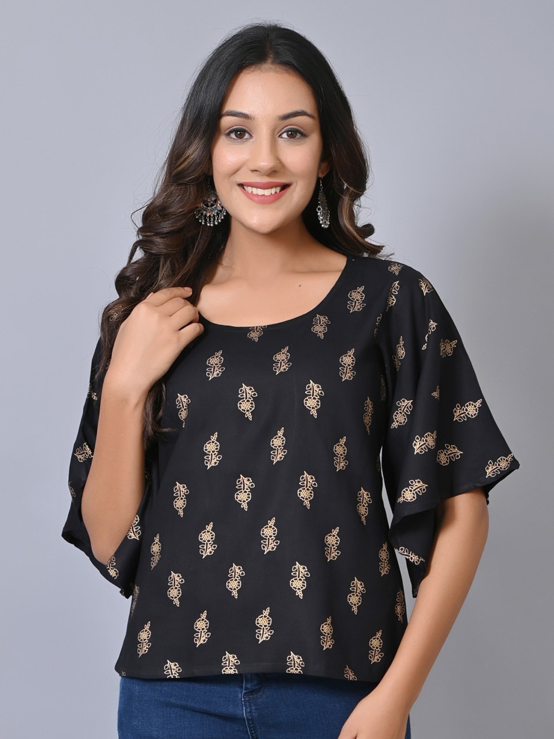 

IQRAAR Black Print Top