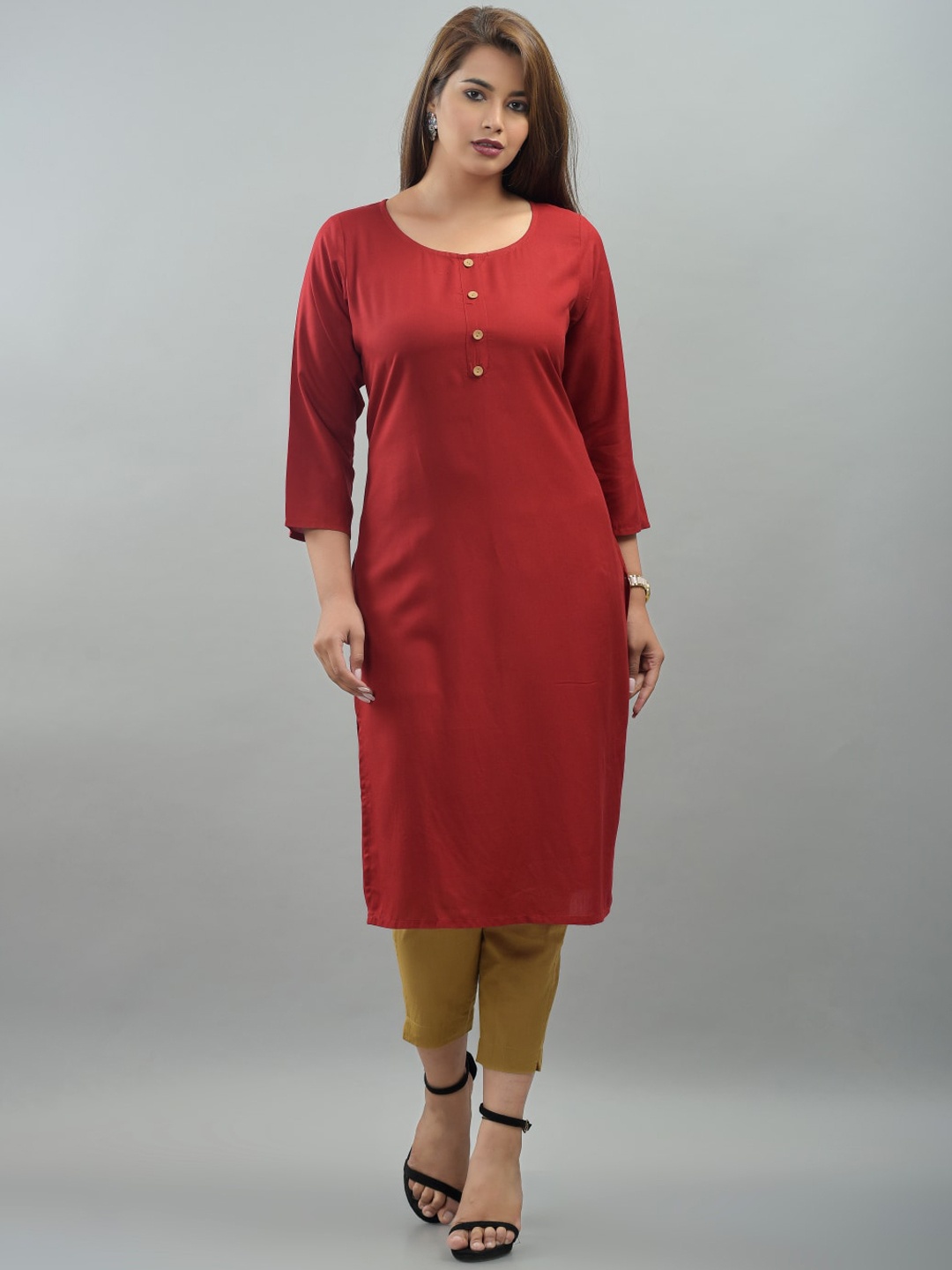 IQRAAR Women Maroon Mirror Work Kurta