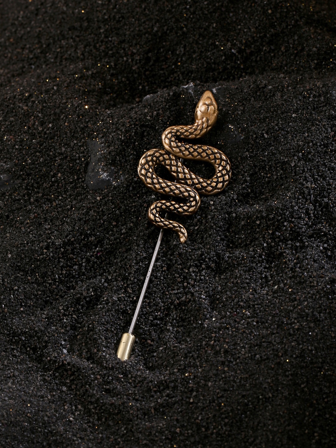 

COSA NOSTRAA Men Gold-Toned Shiny Scales Brooch Pin