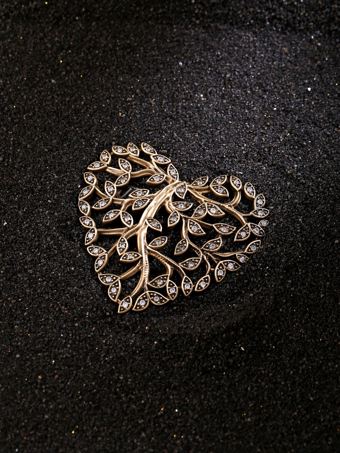 

COSA NOSTRAA Men Antique Gold Heart Of Ivy Metallic Brooch