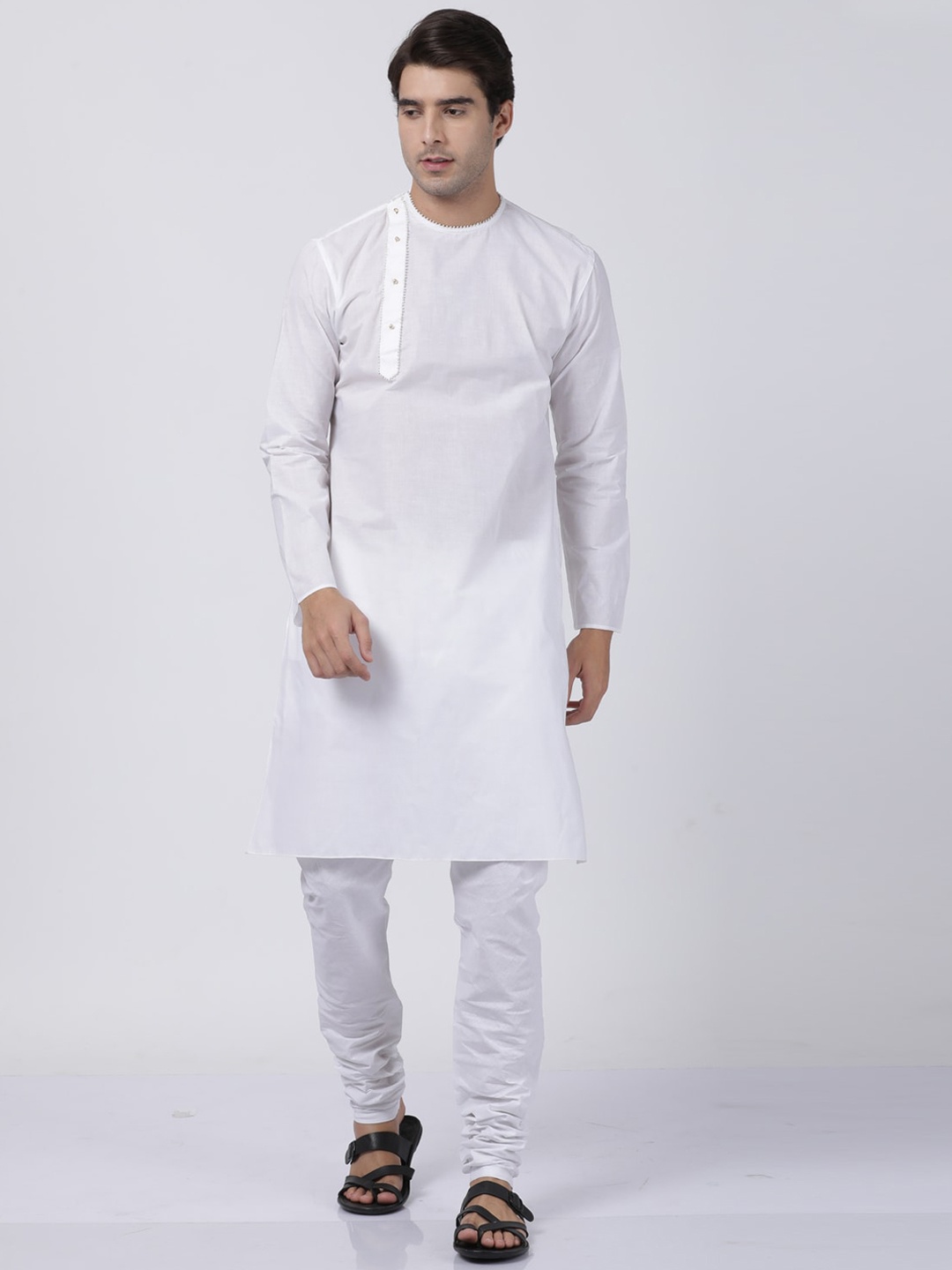 

VASTRAMAY Men White Pleated Kurta with Pyjamas