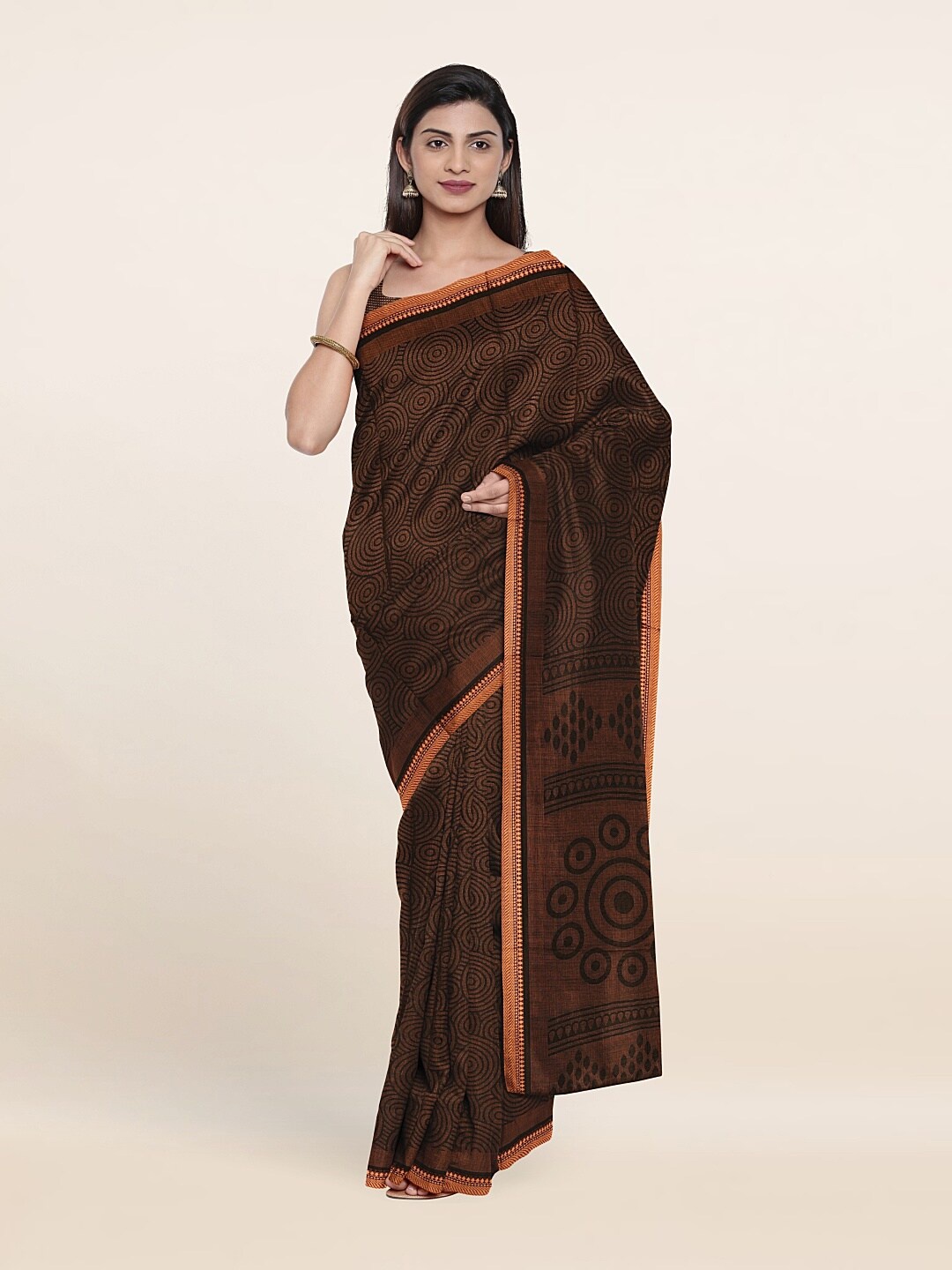 

Pothys Brown & Gold-Toned Geometric Printed Pure Cotton Saree