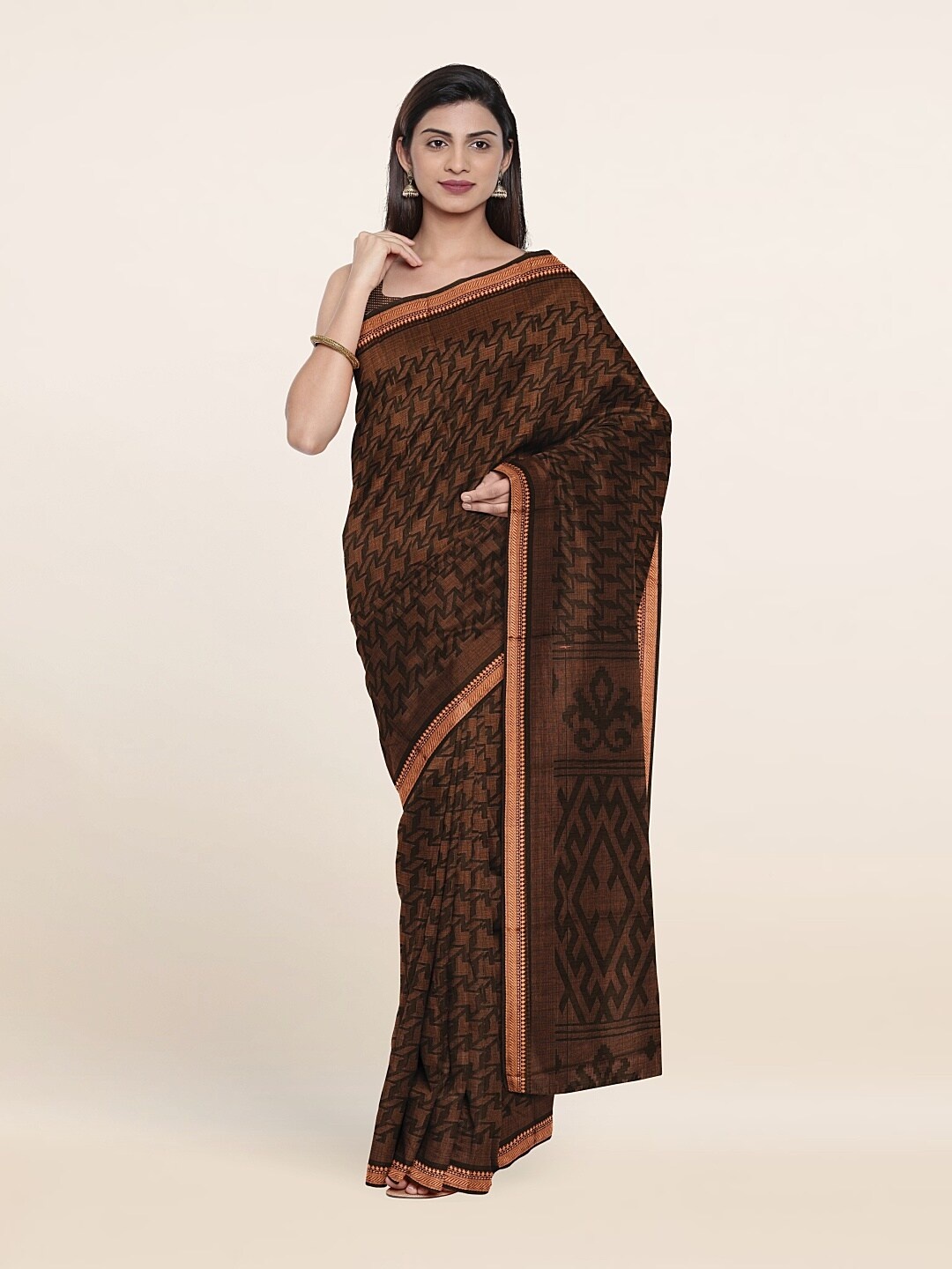 

Pothys Grey & Gold-Toned Geometric Printed Saree