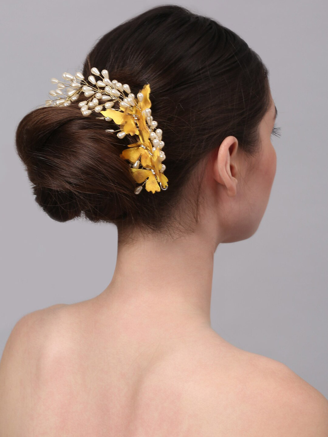 

Celena Cole Women Yellow & Off White Floral Pearl Hairband