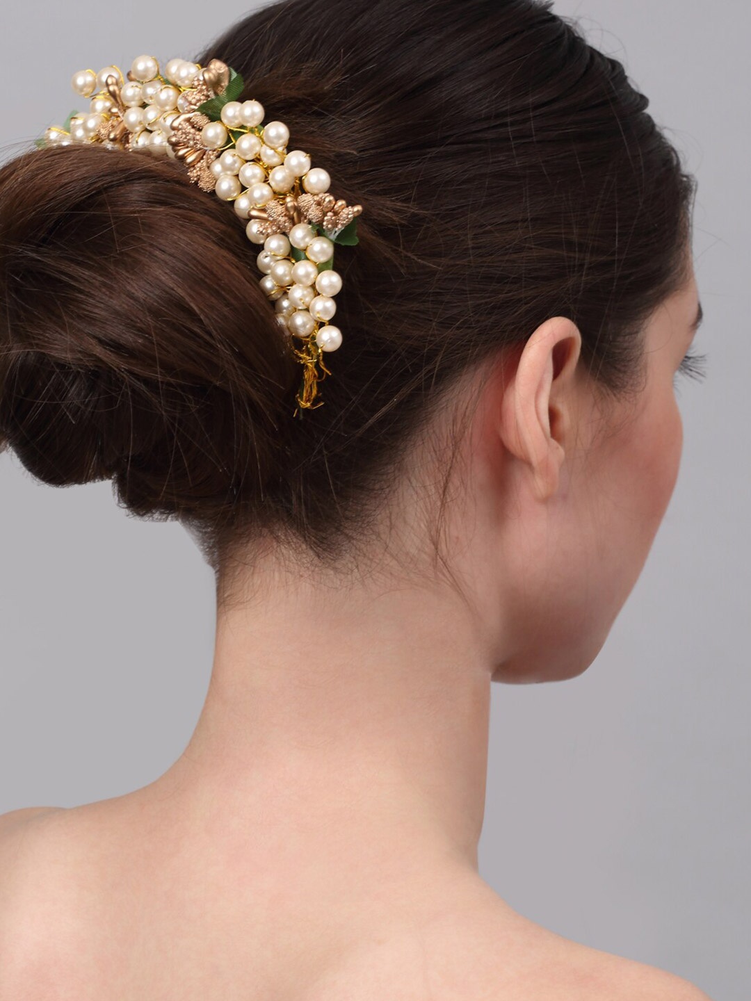

Celena Cole Women White Hairband