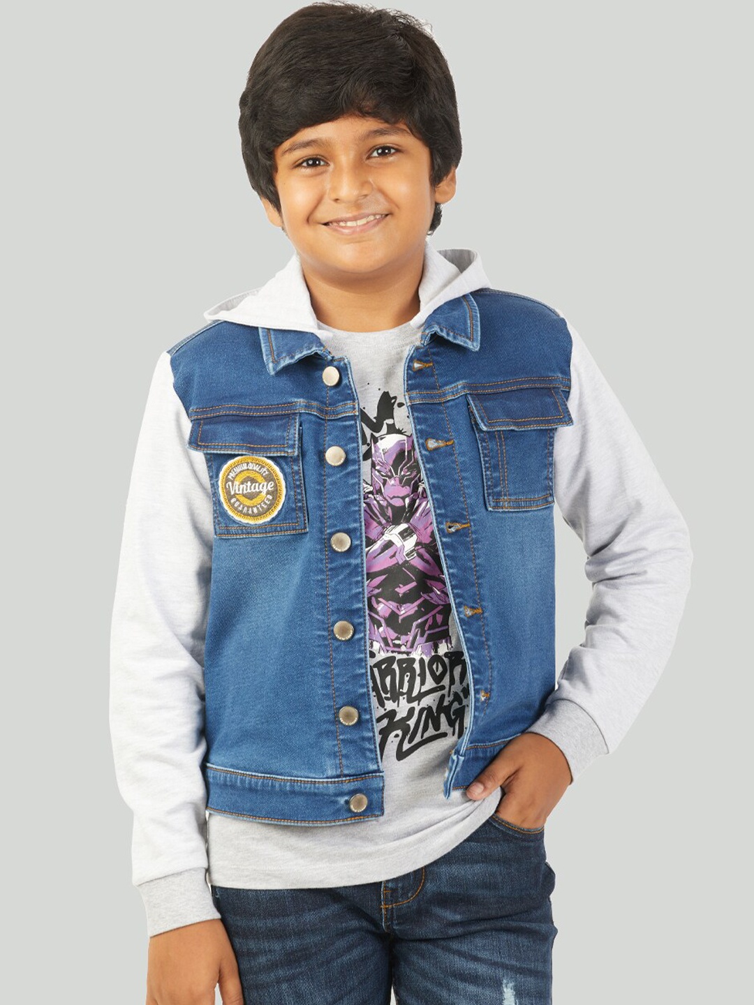

Zalio Boys Blue Washed Colourblocked Crop Denim Jacket with Patchwork