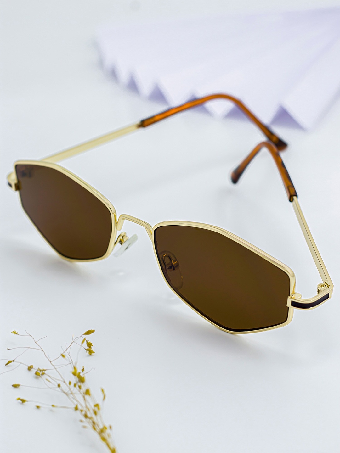 

Bellofox Women Brown Lens & Gold-Toned Sunglasses BS1838-0522