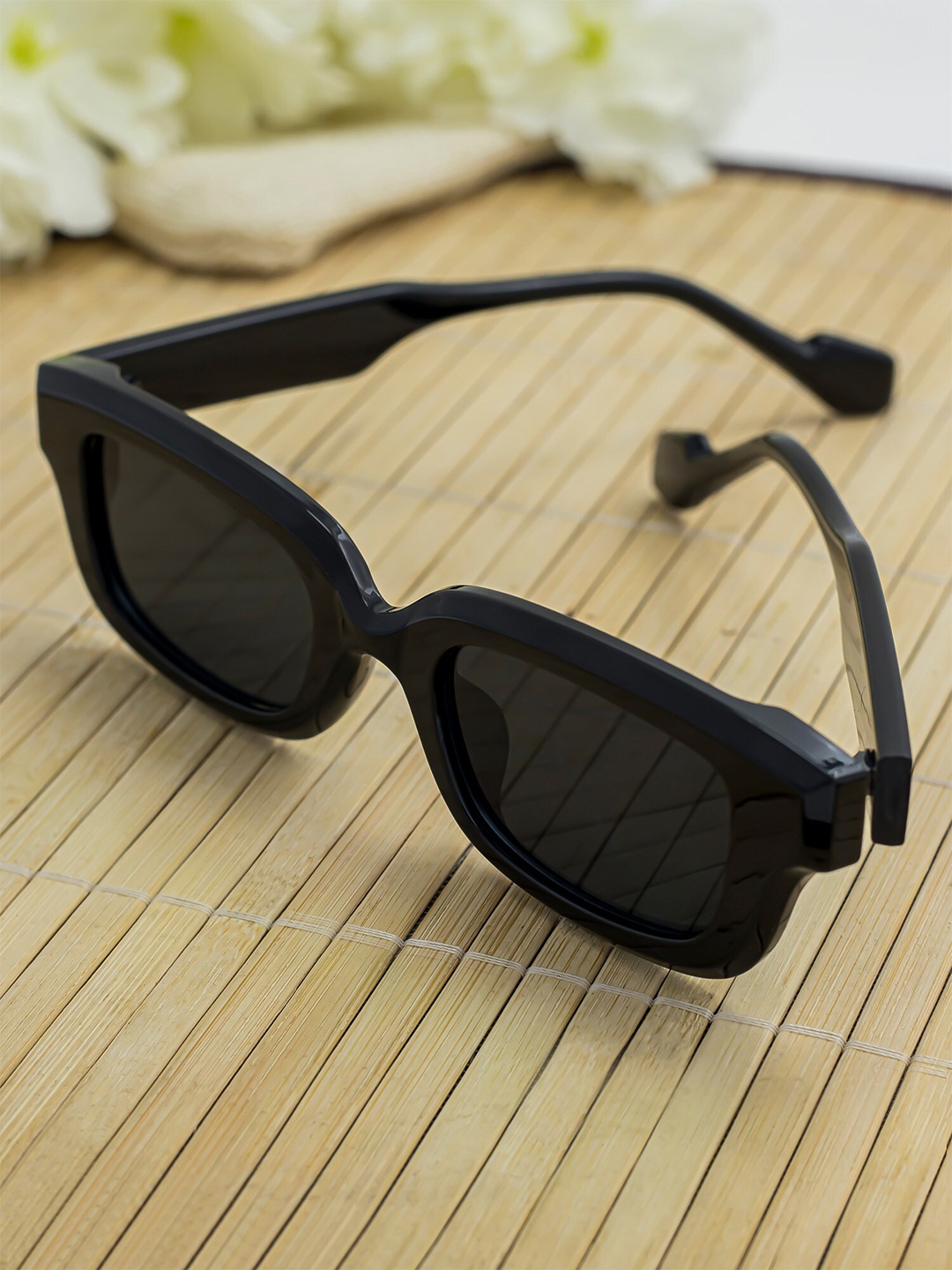 

Bellofox Women Black Lens & Black Sunglasses