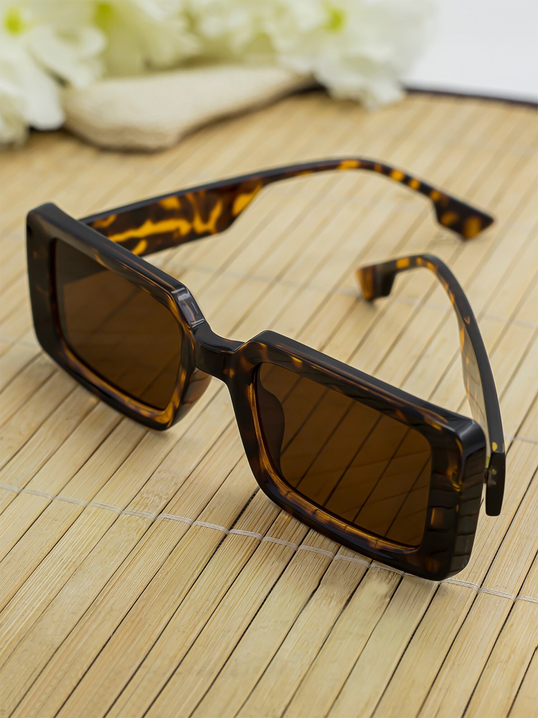 

Bellofox Women Brown Lens & Brown Rectangle Sunglasses BS1832-0522