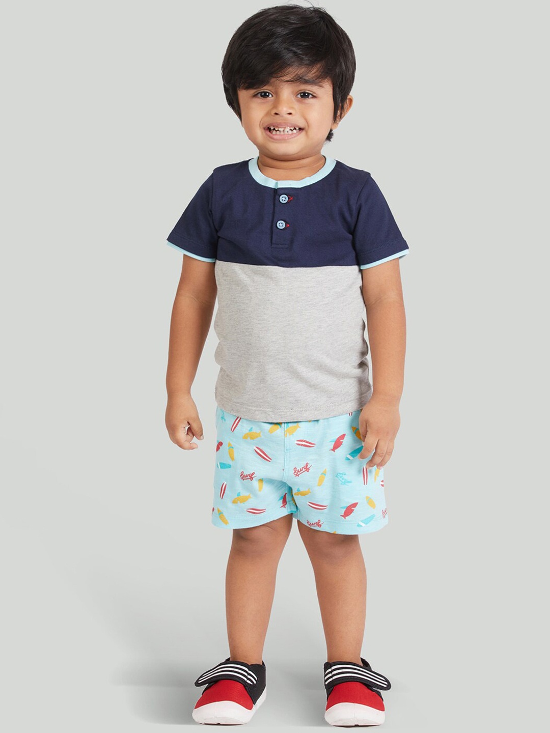 

Zalio Boys Grey & Blue Colourblocked T-shirt with Shorts