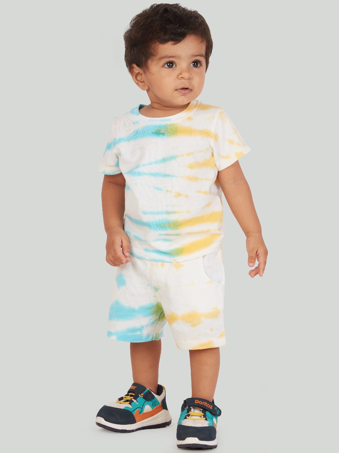 

Zalio Boys Multicoloured Printed Pure Cotton T-shirt with Shorts, Multi