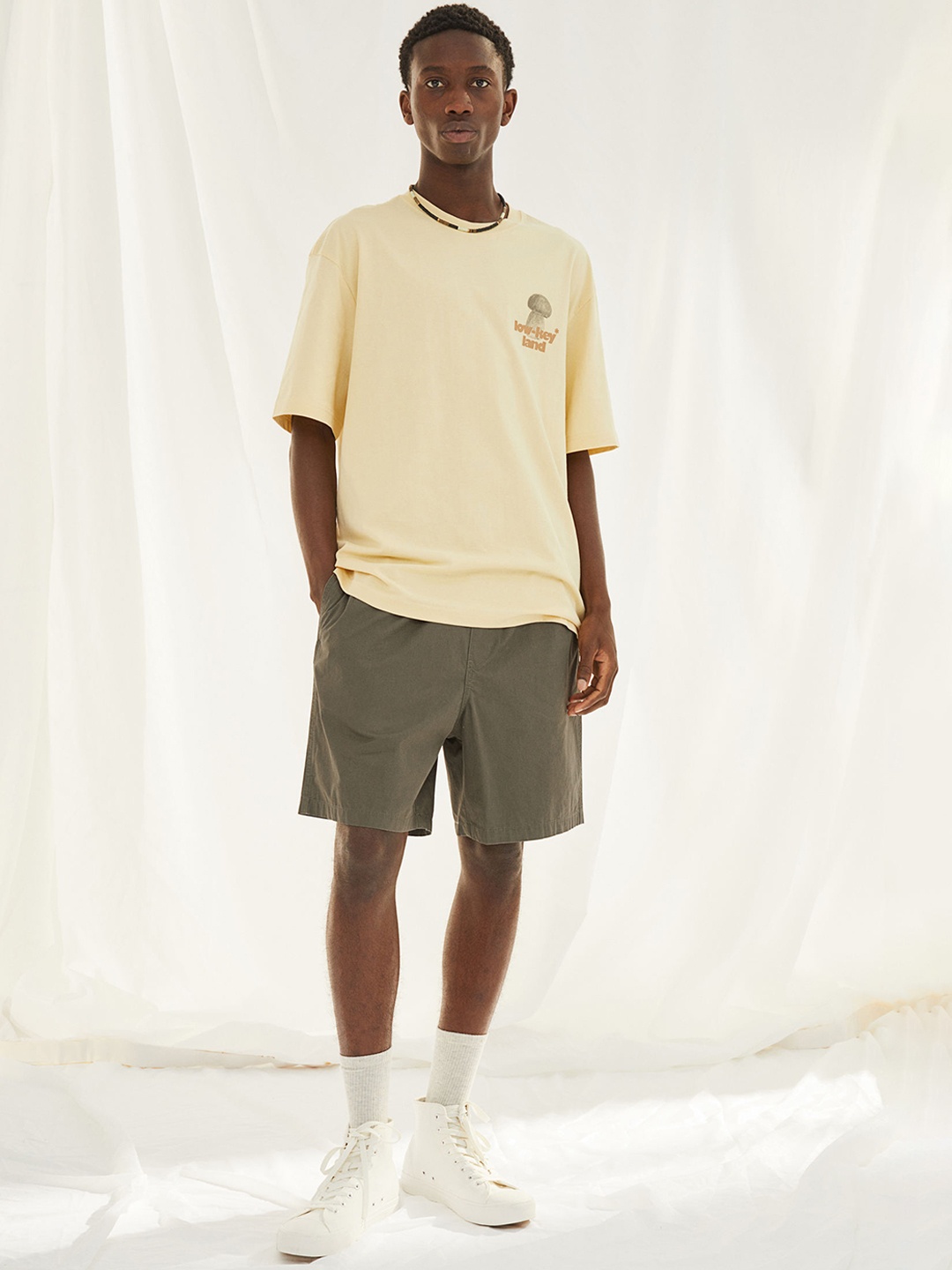 

H&M Men Green Relaxed Fit Cotton Shorts