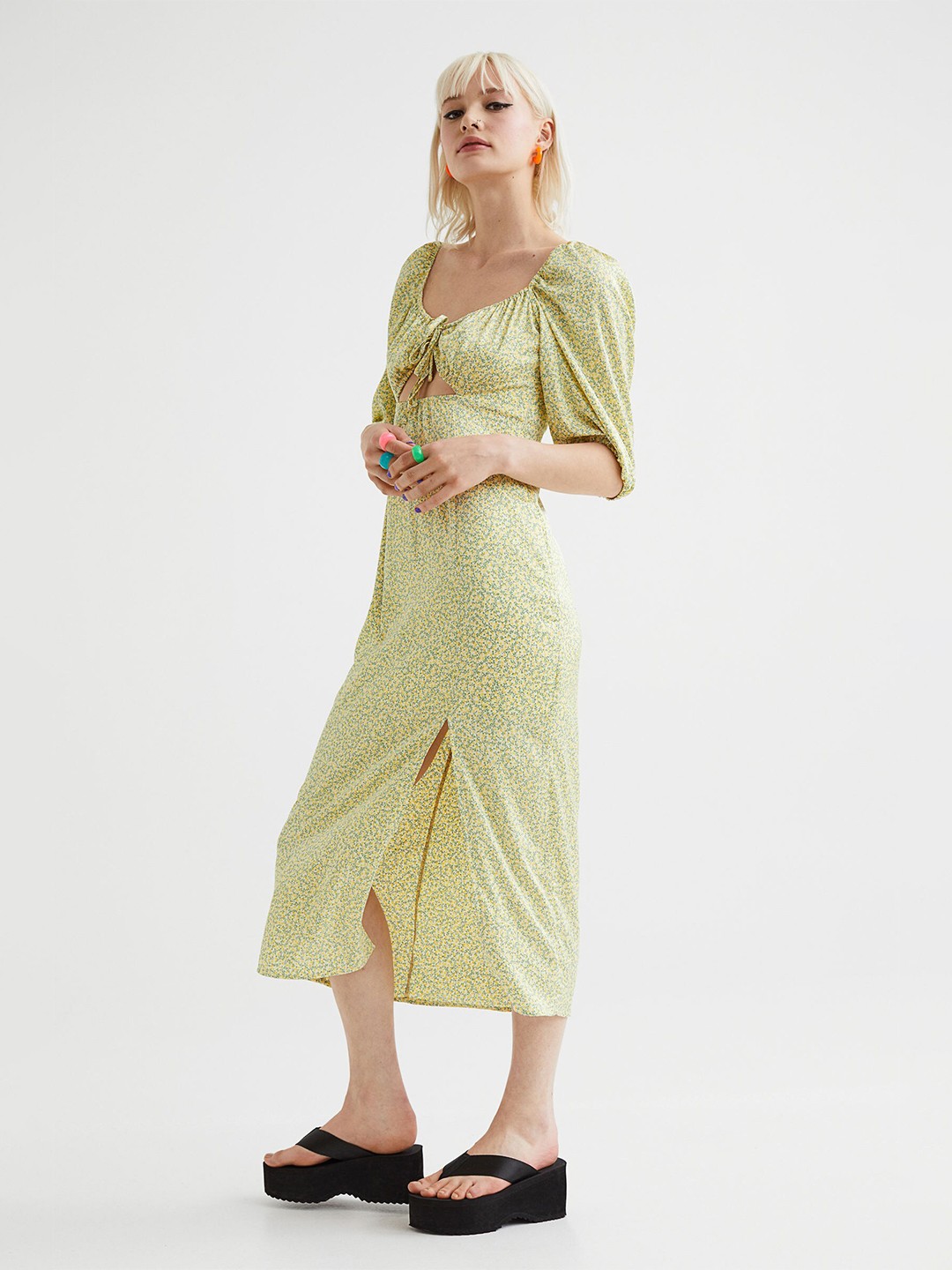 

H&M Yellow & Green Floral Printed Puff-Sleeved Satin Dress