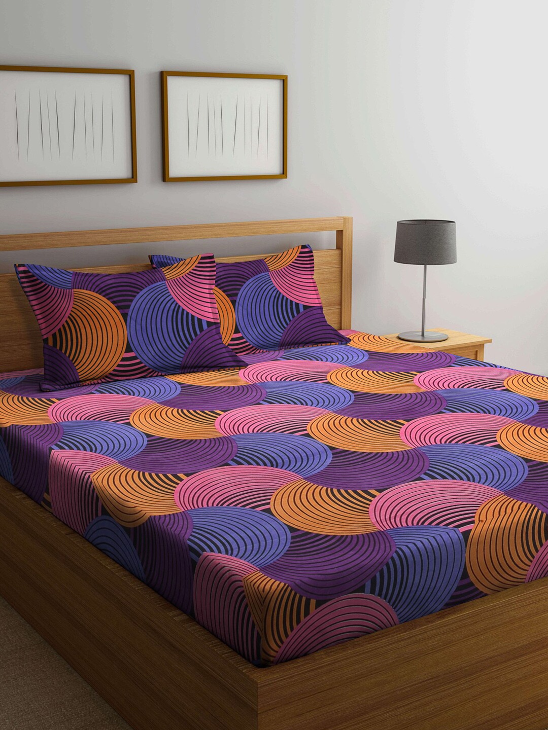 

Arrabi Blue & Pink Geometric 300 TC King Bedsheet with 2 Pillow Covers