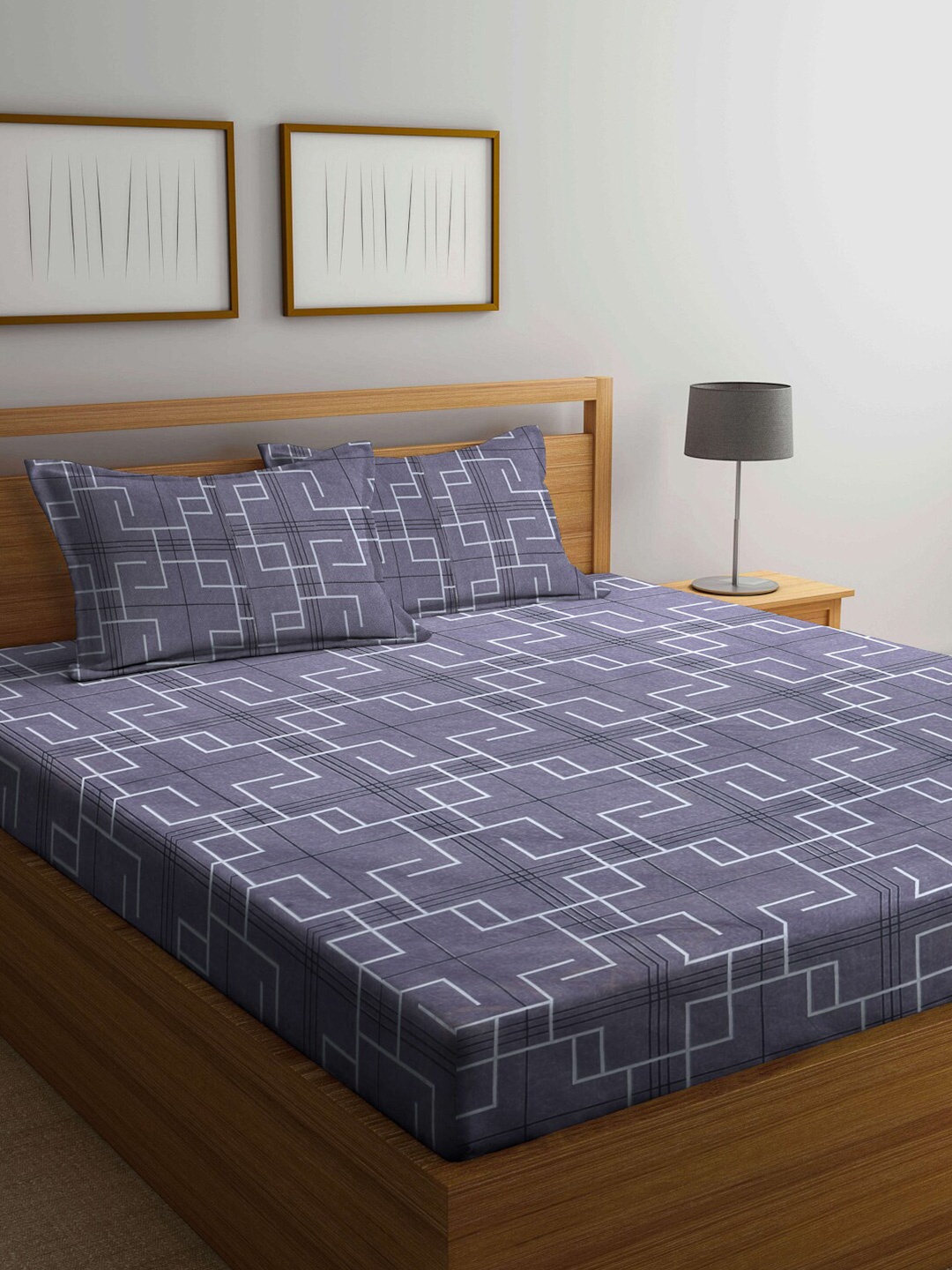 

Arrabi Grey & Black Geometric 300 TC King Bedsheet with 2 Pillow Covers