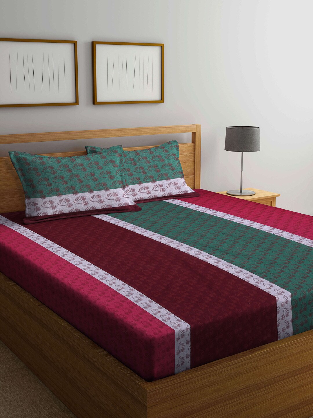 Arrabi Maroon & Red Floral 300 TC King Bedsheet with 2 Pillow Covers