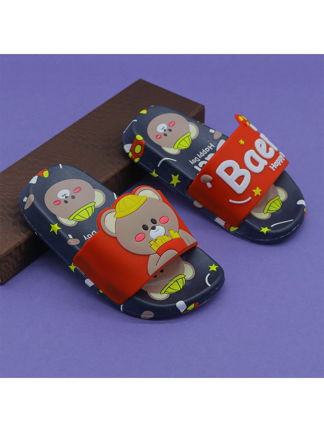 

FEETWELL SHOES Kids Blue & Red Printed Rubber Sliders