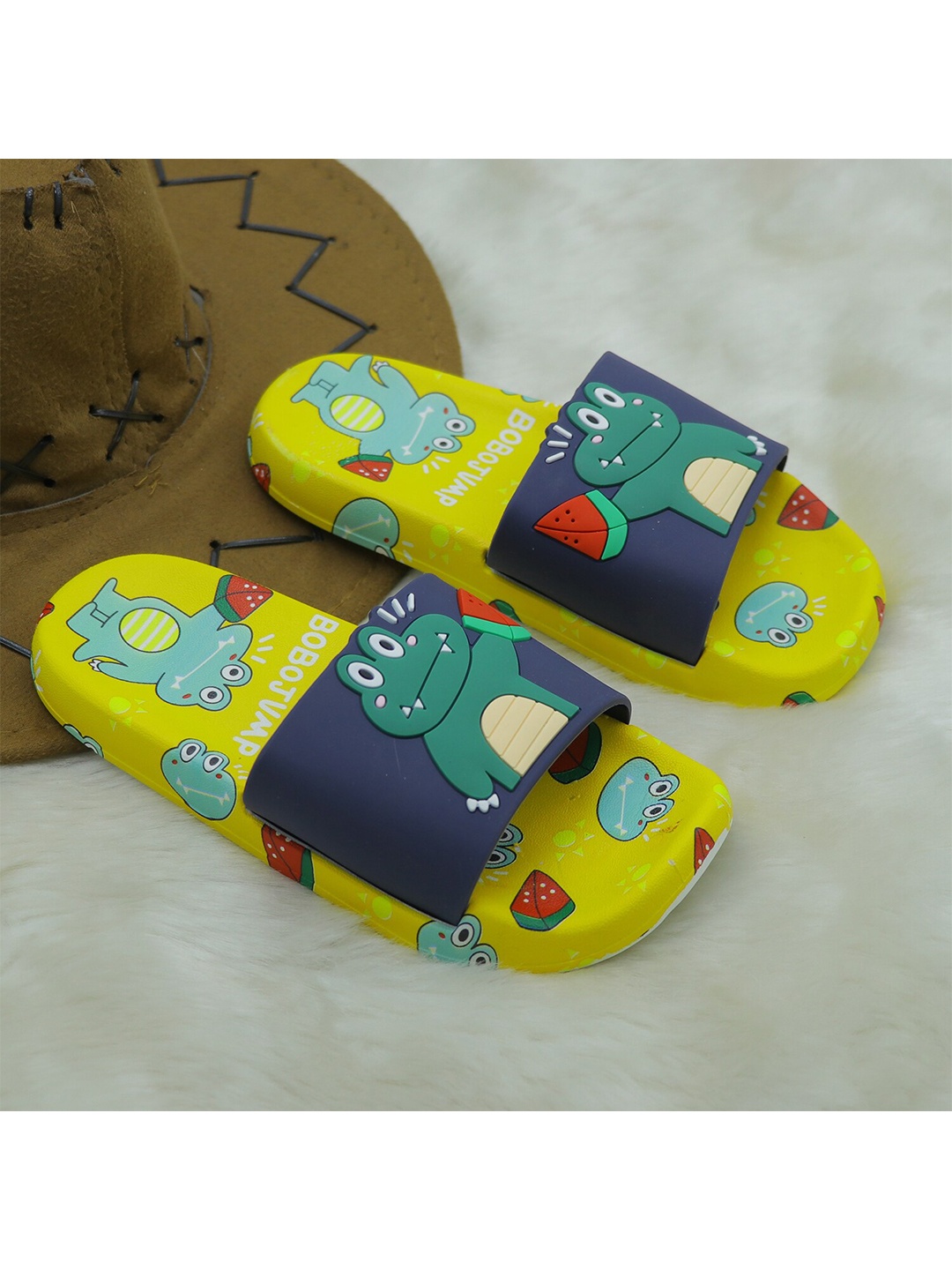 

FEETWELL SHOES Unisex Kids Yellow & Blue Printed Rubber Sliders