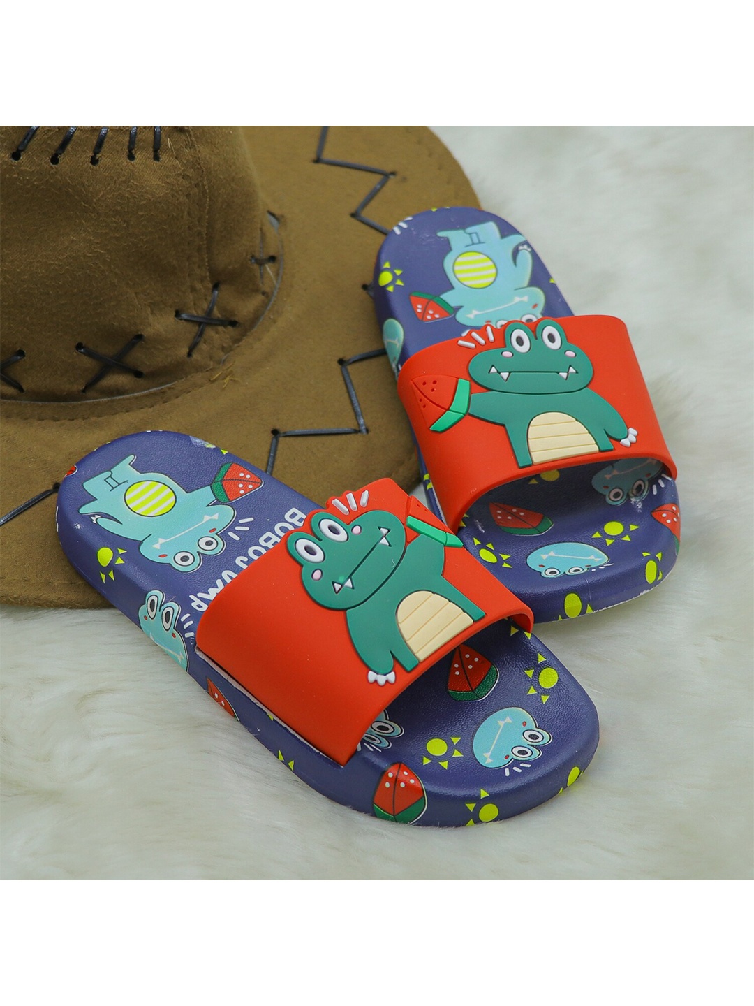 

FEETWELL SHOES Unisex Kids Blue & Red Printed Rubber Sliders